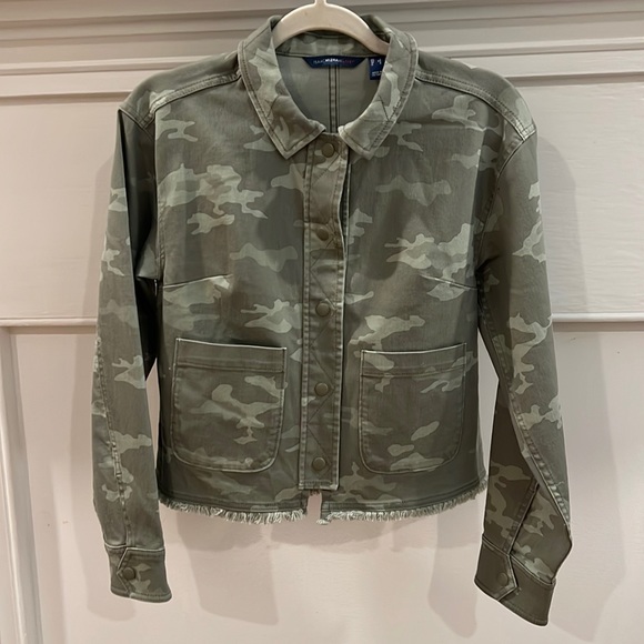 LIKE NEW ISAAC MIZRAHI LIVE! True Denim Printed Fringe Hem Jacket.  Size XS - Picture 3 of 14